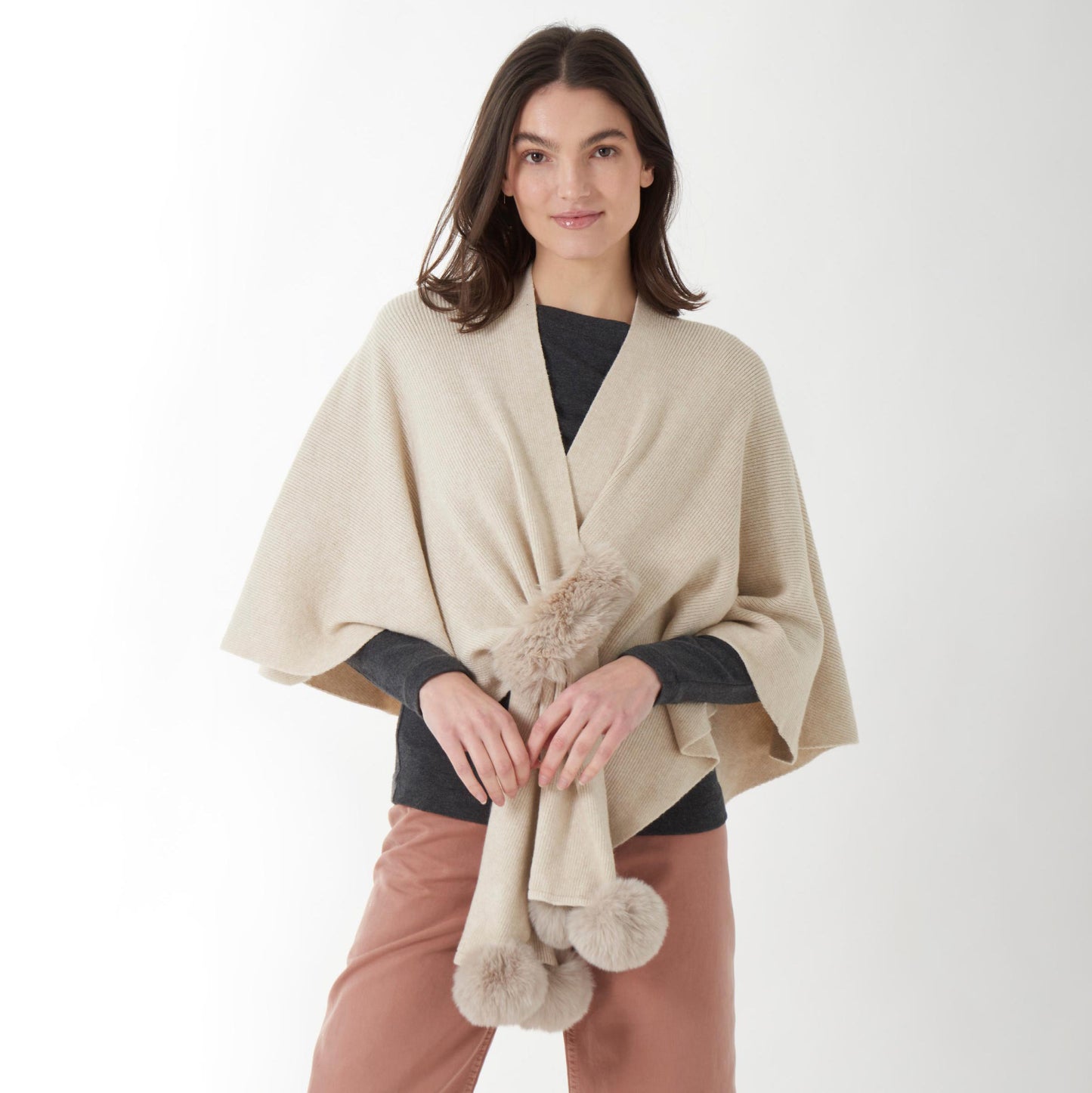 Tapado Traslapado Beige Con Pompones