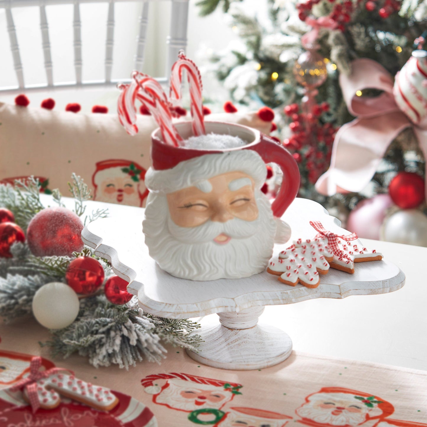 Pastelera blanca de madera cuadrada
