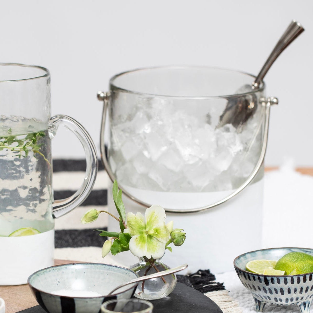 Hielera mitad blanca de vidrio