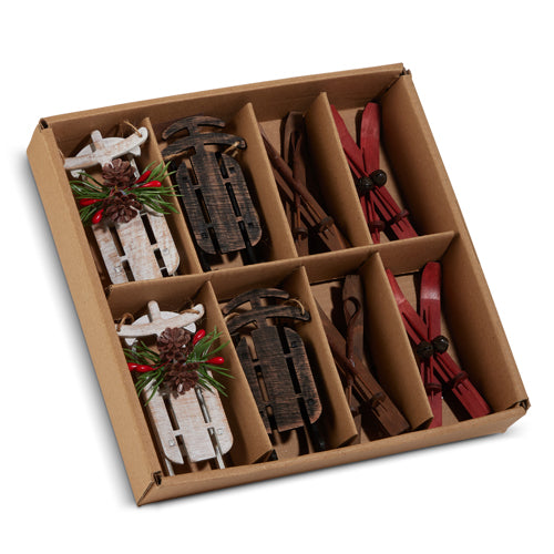 Caja Con Adornos De Trineo Y Esquis 4In