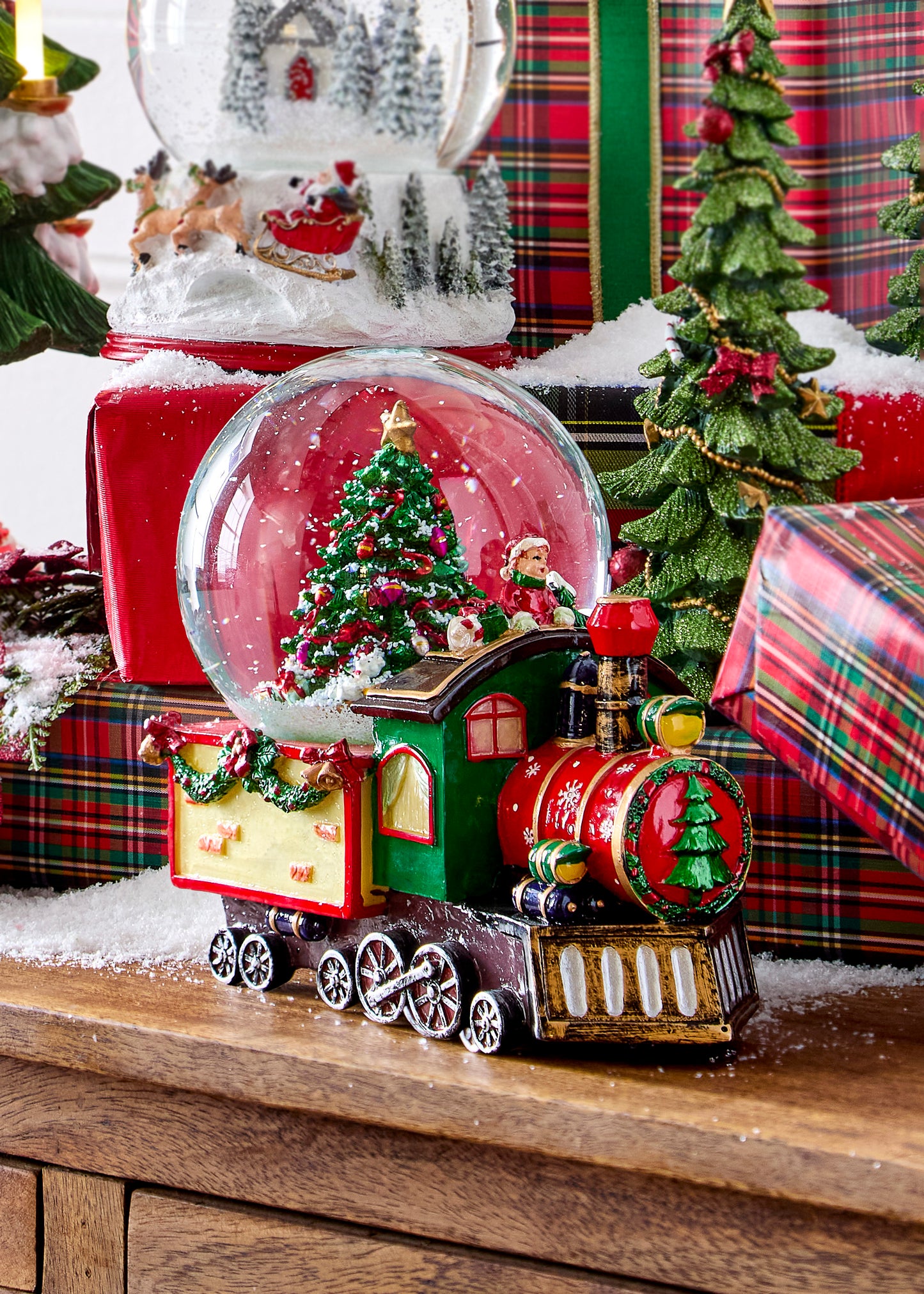 Bola De Cristal Musical Con Tren 8.75In