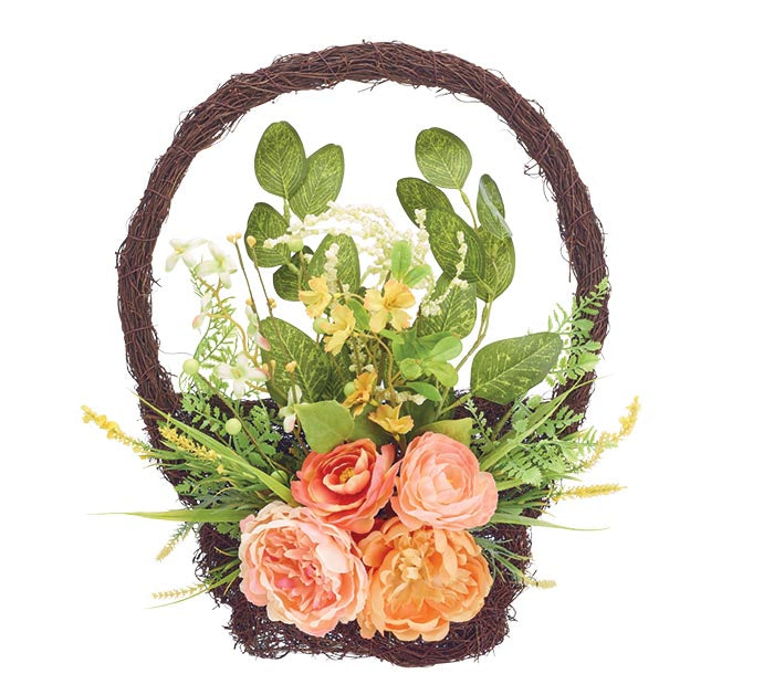 Canasta de flores anaranjadas