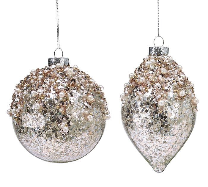 Ornamento dorado con perlas