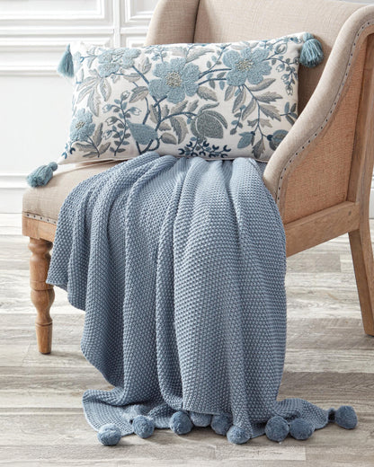 Coj’n lino blanco bordado floral azul 14 in