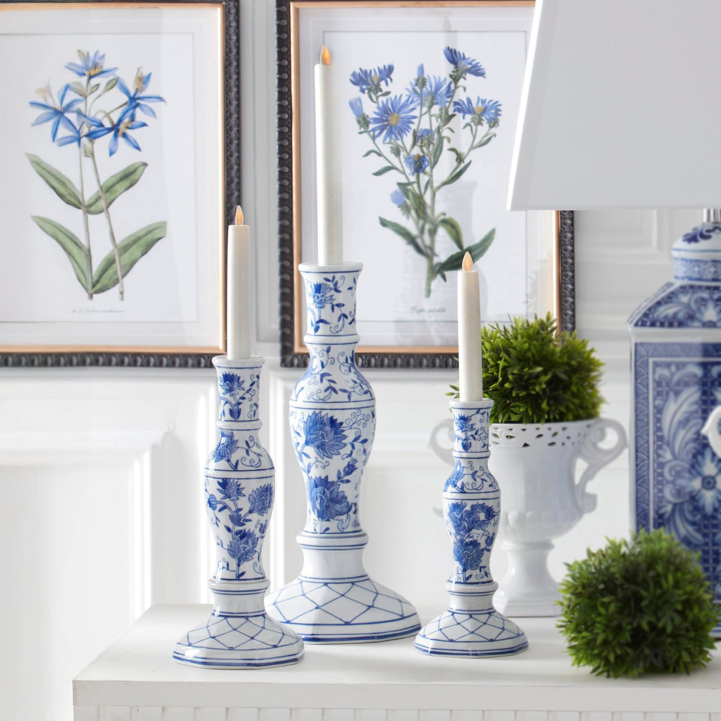Candeleros chinoiserie azul y blanco set