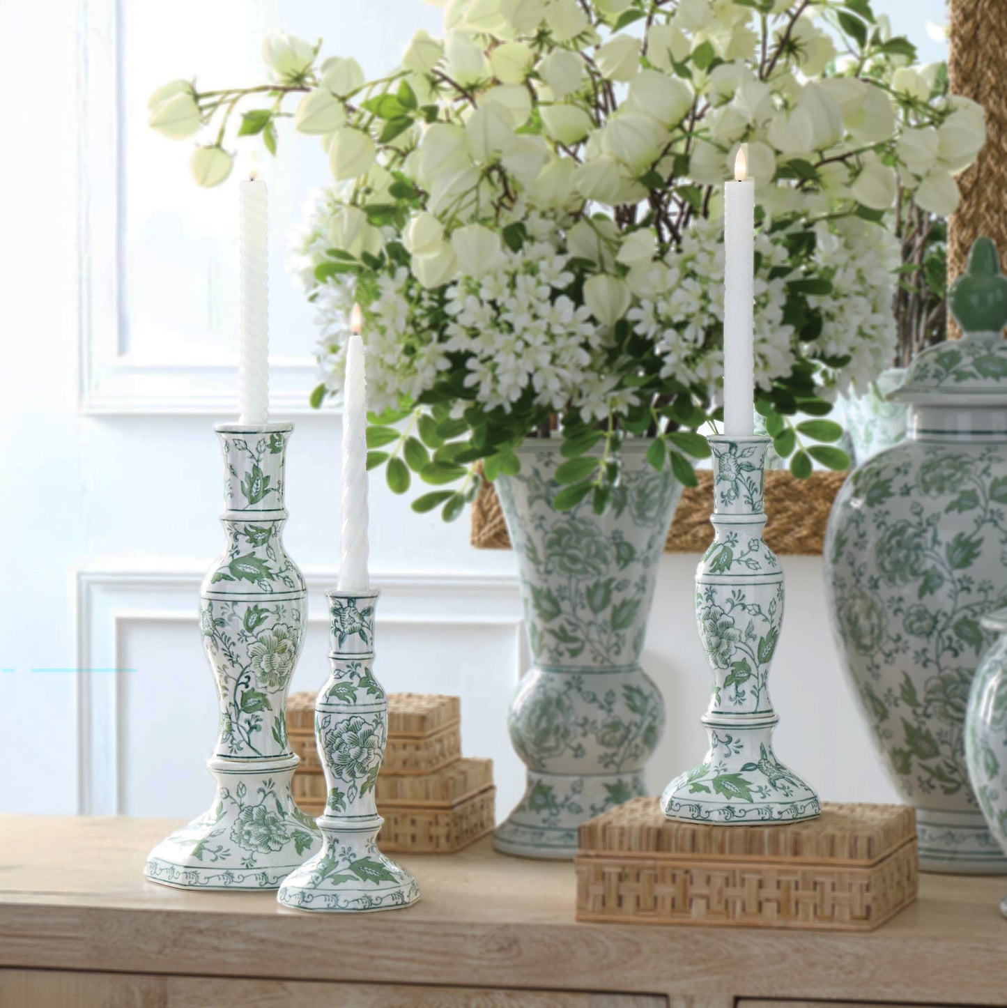 Candeleros ceramica floral verde y blanco set