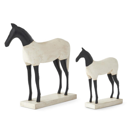 Caballo de resina blanco y negro