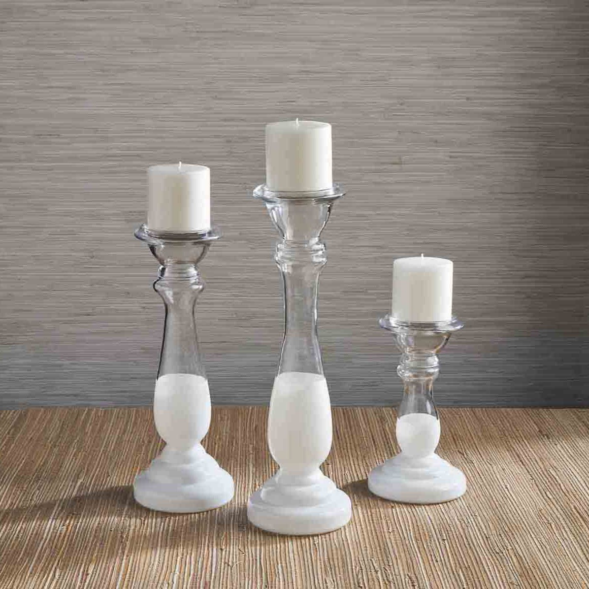 Candelero transparent y blanco