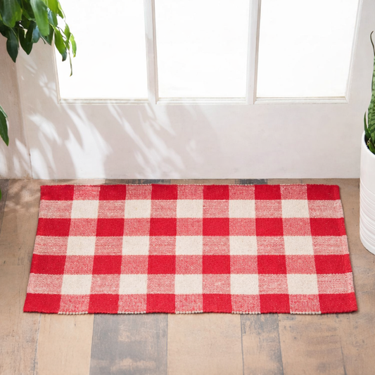 Alfombra de cuadros roja y blanca
