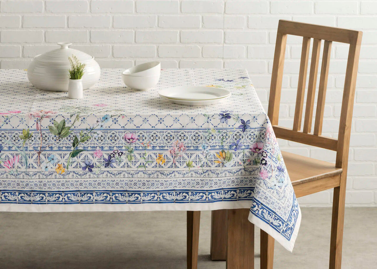 Mantel Faience