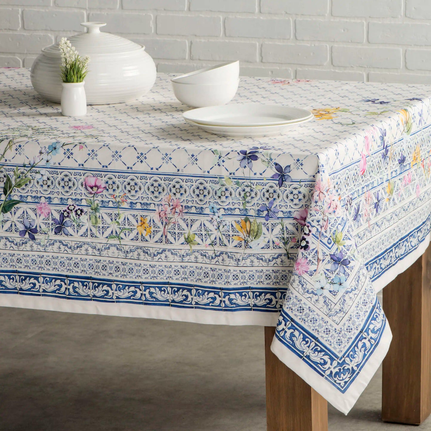 Mantel Faience