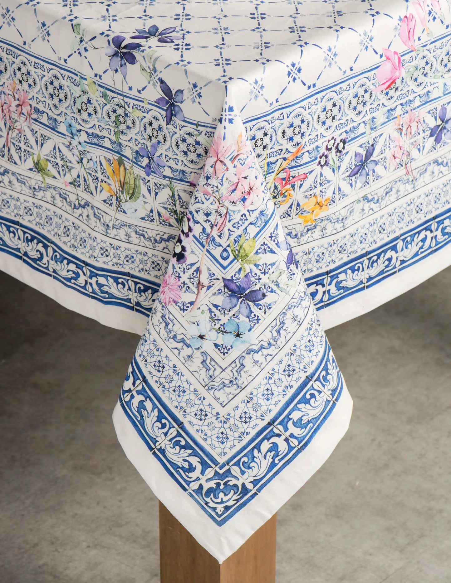 Mantel Faience