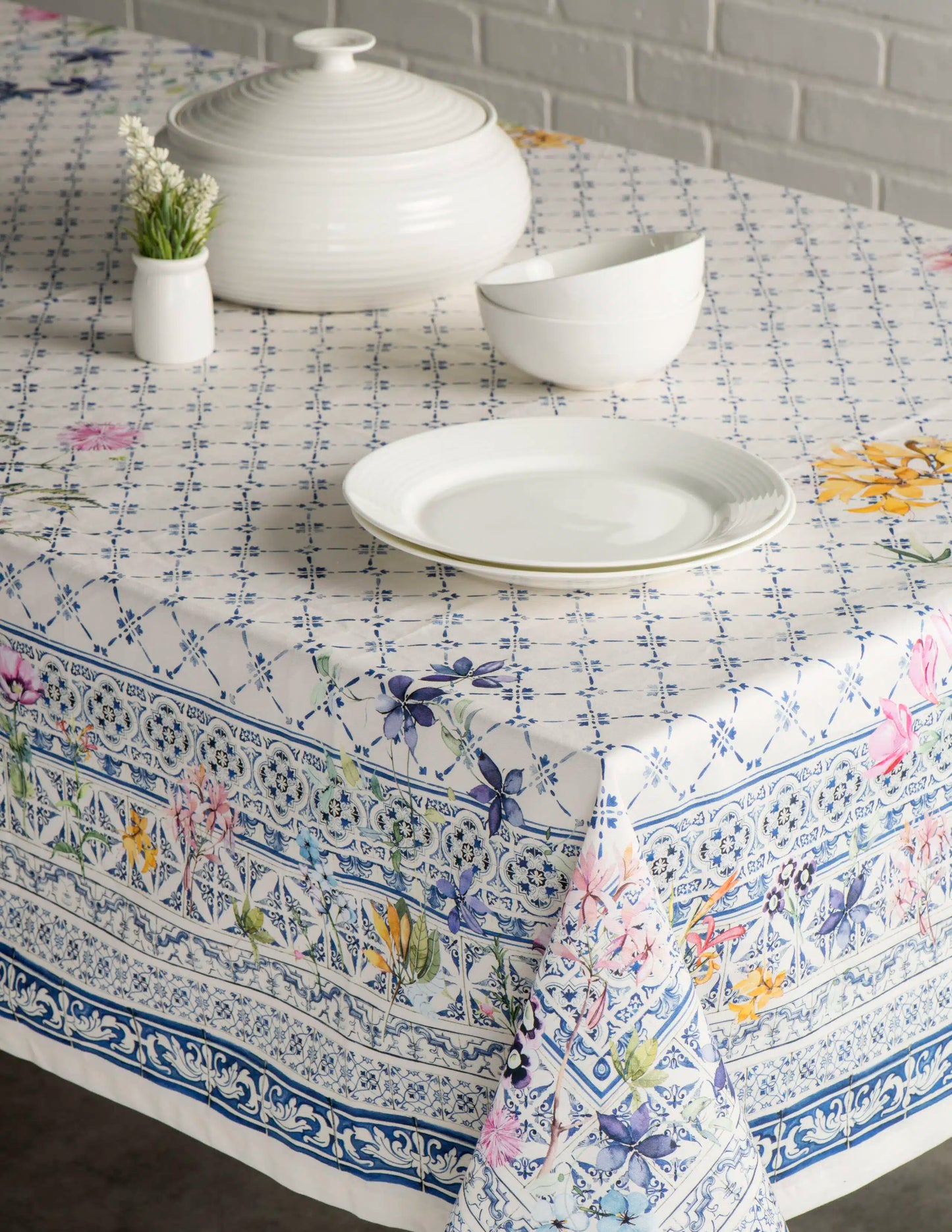 Mantel Faience