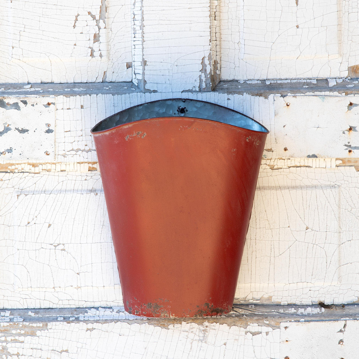 Cubeta roja de pared
